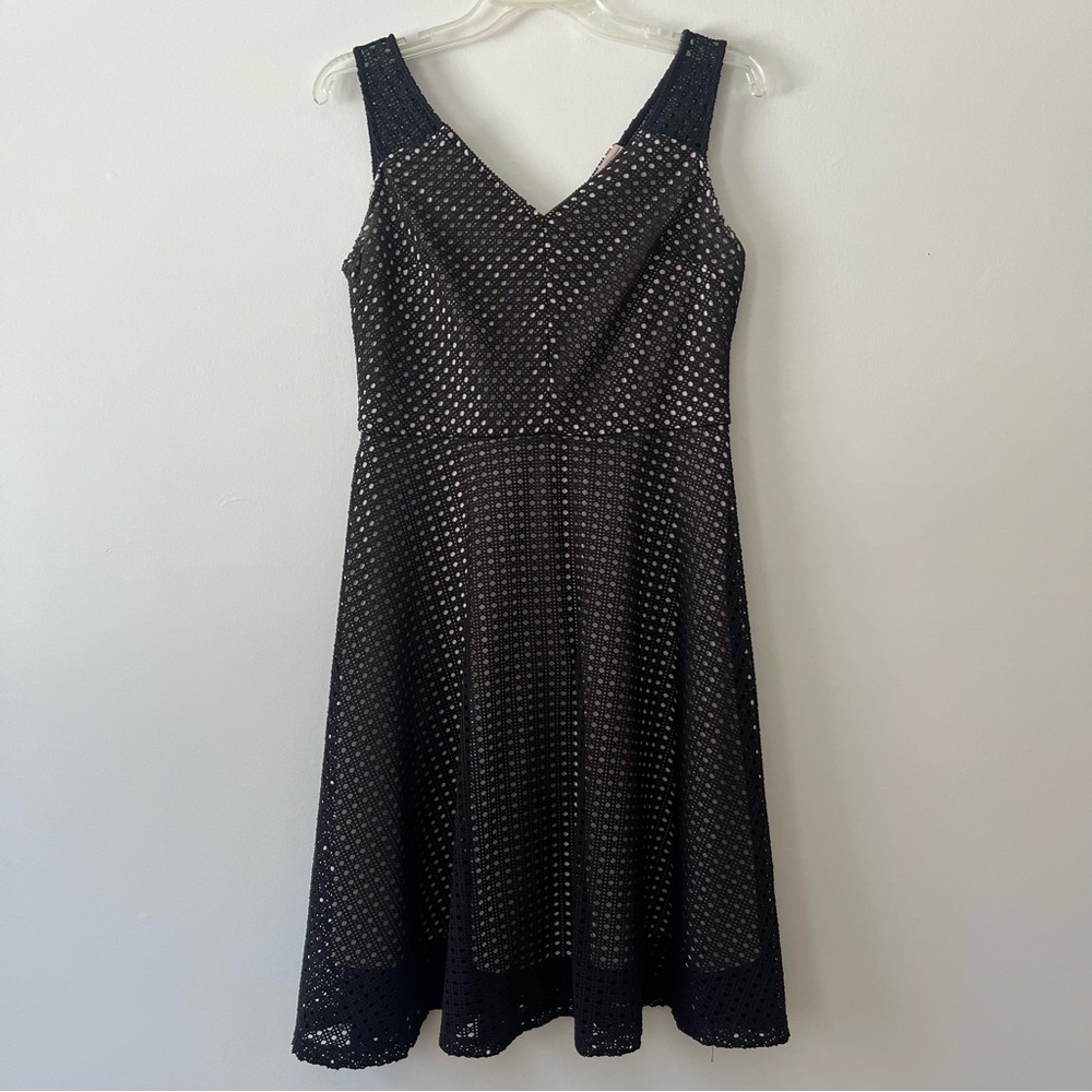 Maggy London A-Line Sleeveless Dress 8 Black Open Lace Lined Classic